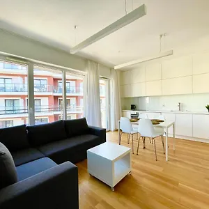 Elegant Apart-800m Main Square-parking And Lift Apartament